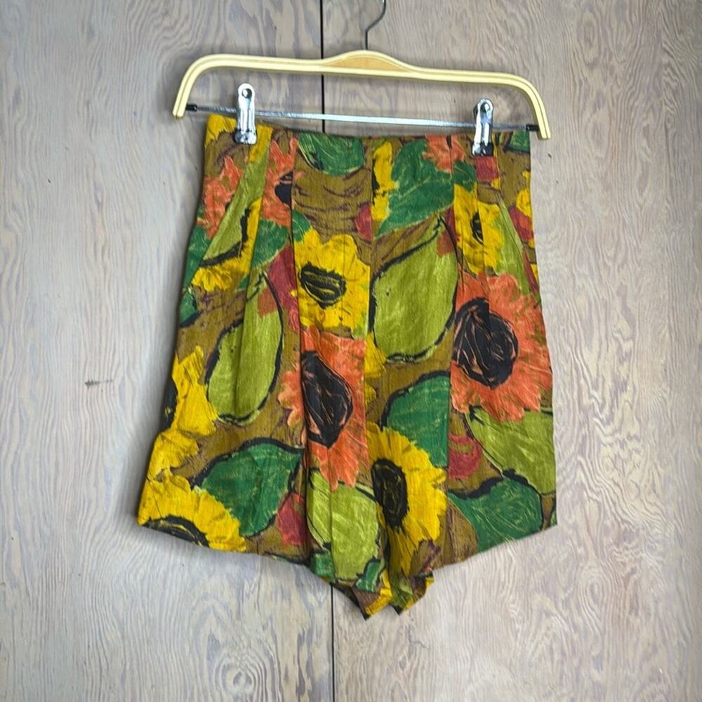 Vintage NWT Umberto Ginocchietti Floral Shorts